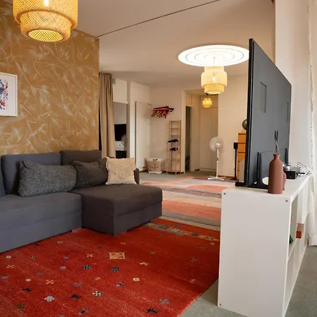 Penthouse Rooftop Loft, 190sq, Panorama View, 1min To Main Station- 5min To * Basel