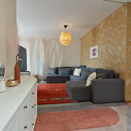 Apartment Penthouse Rooftop Loft, 190sq, Panorama View, 1min To Main Station- 5min To