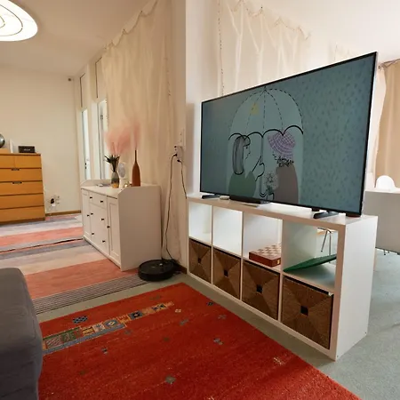 Penthouse Rooftop Loft, 190sq, Panorama View, 1min To Main Station- 5min To * Basel